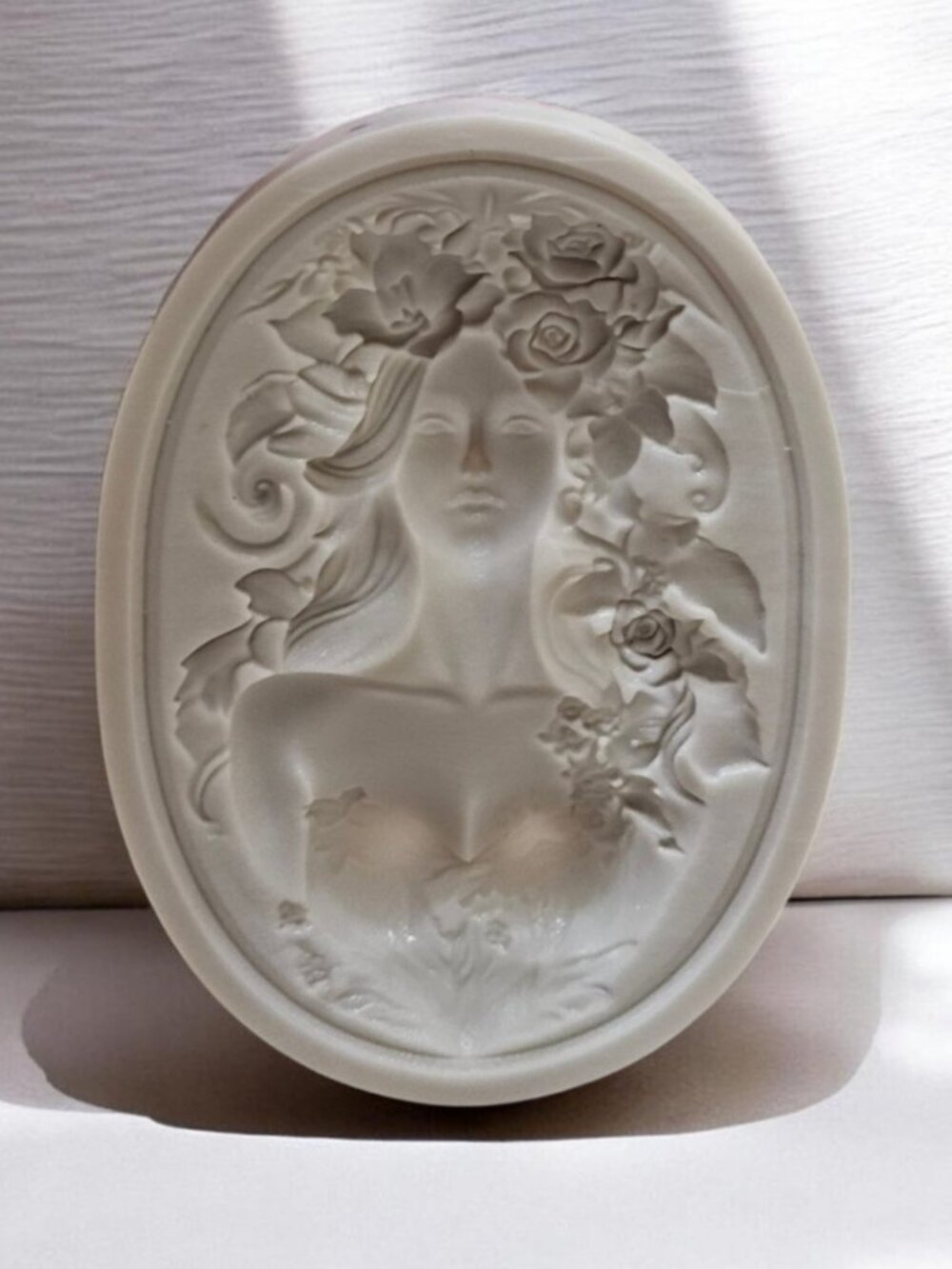 Silicone Mold of a Timeless Beautiful Woman